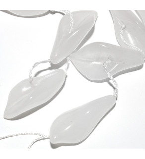 Jade White Leaf 28x16x8mm - 12Pcs