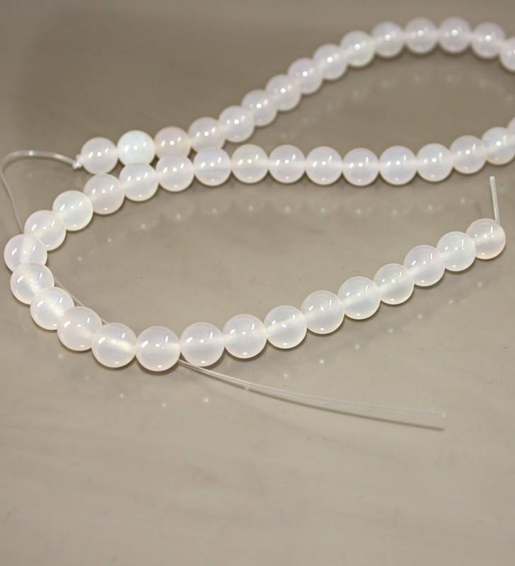 Bílé achátové korálky 4-8mm - Návlek