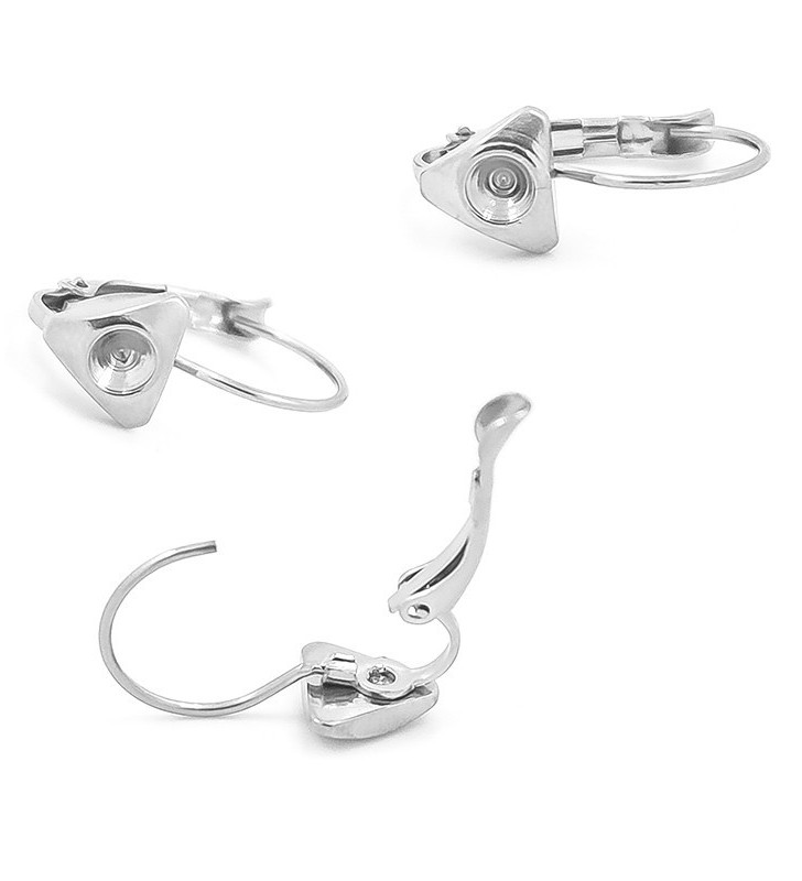 Mechanické náušnice trojúhelník 8x9mm